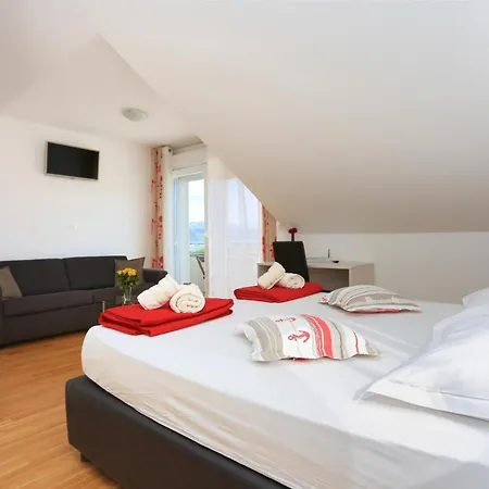 Holiday House Adriana Villa