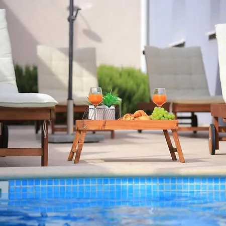 Holiday House Adriana Villa *